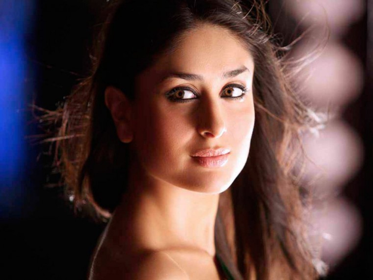 Free Download Smile Of Kareena Kapoor Khan Latest Hd Photos 2015