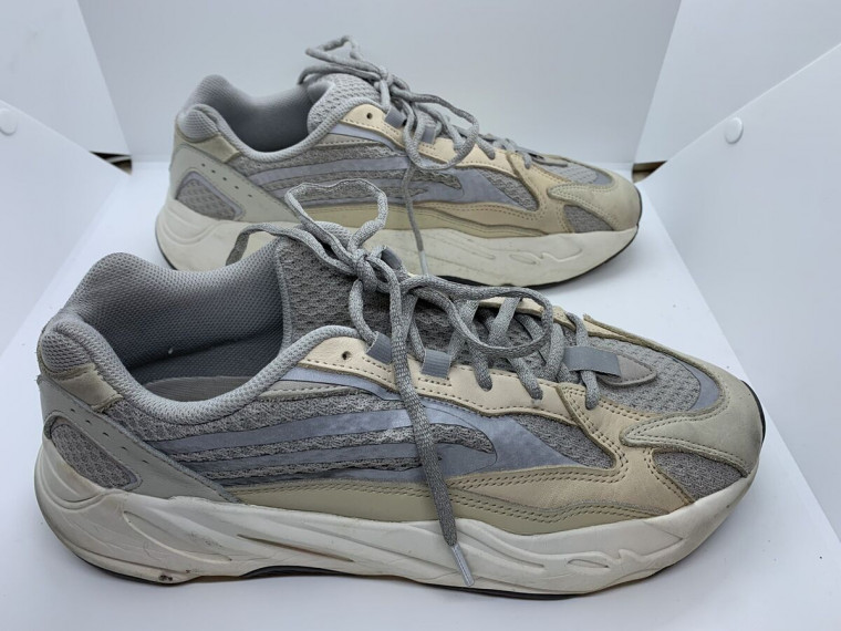 yeezy 700 v2 cream adidas
