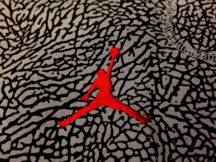 This Air Jordan 1 Black Elephant Print Drops Next Month •