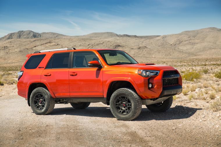 Free download 2019 Toyota 4Runner TRD Pro white off road in mud front