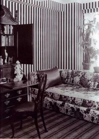 Wallpaper And Large Scale Floral Chintz Are Hallmarks Of Dorothy