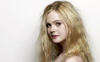 Elle Fanning Wallpaper