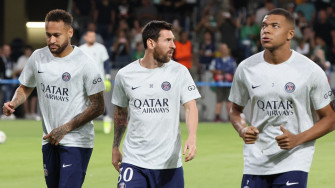 Former Ballon D Or Winner Comes To The Defense Of Psg S Messi