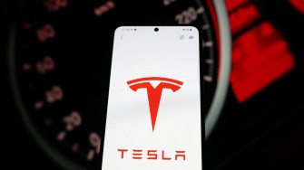Tesla Drivers Left Unable To Start Their Cars After Outage Bbc News