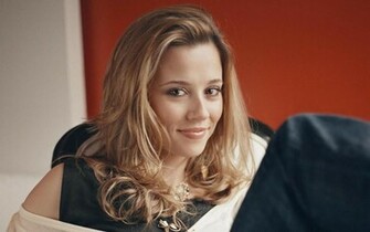 Linda Cardellini Wallpaper