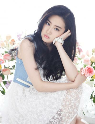 Crystal Liu Yi Fei HD Wallpaper Asian