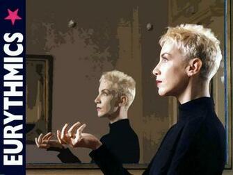 Annie Walls Lennox Wallpaper