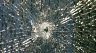 Cracked Screen Live Wallpaper Screenshot