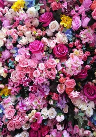 Celebrate Summer With These Pretty Flowers iPhone Background