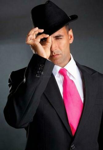 Bollywood Superstar Akshay Kumar HD Wallpaper Image P