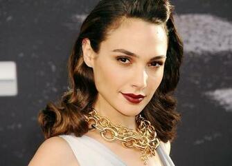 Gal Gadot HD Wallpaper