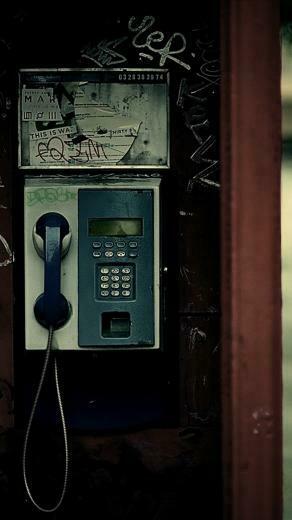 Payphone Street Lights iPhone 5s 5c Se Wallpaper