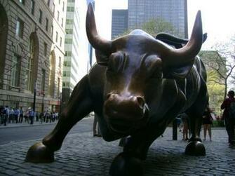 Wall Street Bull Statue Balls Charging