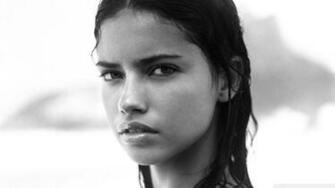 Adriana Lima Wallpaper