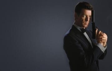Wallpaper Gun James Bond Pierce Brosnan