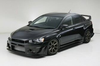 Otomotif Mitsubishi Lancer Evolution Black