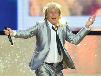 Rod Stewart Left To Pay Huge Bar Tab After Offering Fans