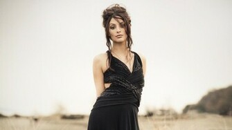 Erica Cerra Wallpaper