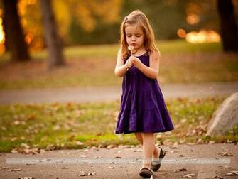 Little Girl Purple Dress Wallpaper