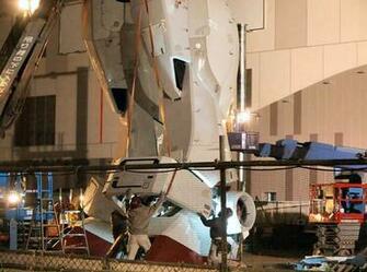 Life Size Gundam Statue Diver City Tokyo Odaiba Feet
