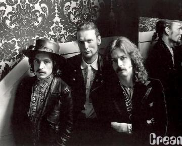 Simply Syndicated Cream Band Wallpaper