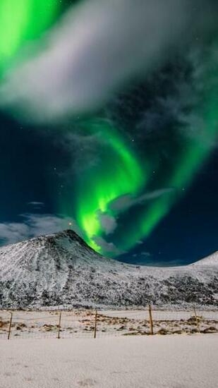 Wallpaper Northern Lights Sky Winter Mountains 4k Nature
