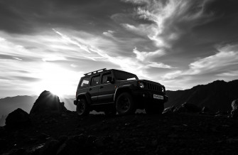 Mahindra Scorpio Black Wallpaper