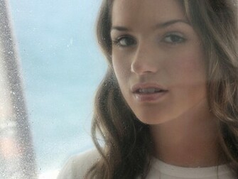 Tori Black In Raining Day Wallpaper Pictures