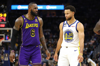Lebron James Reacts To Steph Curry S Hole Wallpaper