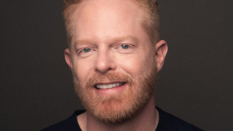 Jesse Tyler Ferguson On Food Tips And Those Modern Family Holiday Wallpaper