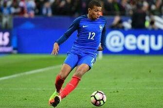 Equipe De France Mbapp La Hauteur Bakayoko D Joue