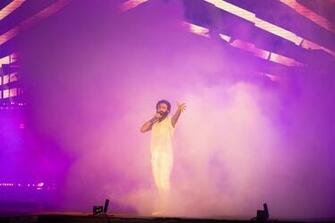 Childish Gambino Lollapalooza Re Rapper Transcends Fest With