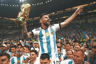 Lionel Messi Lifiting The Fifa World Cup Trophy