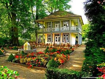 Family House Garden Houses High Quality Wallpaper