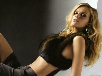 Brooklyn Decker Wallpaper Models At