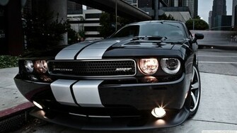 Dodge Challenger Srt8 HD Wallpaper Res