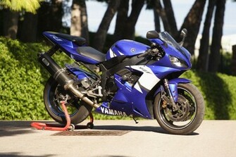 Yamaha R1 Wallpaper Super Streetbike Magazine Picture