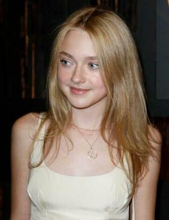 Dakota Fanning HD Wallpaper