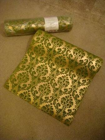 S Vtg Flocked Gold Brocade Wallpaper Deadstock Rolls Sq