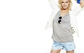 Sophie Monk Wallpaper