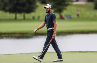 Troy Merritt Smiling While Walking Wallpaper