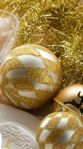 Try To Use Christmas Wallpaper For iPhones