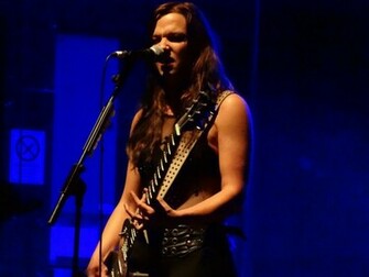 Go Back Pix For Lzzy Hale Wallpaper