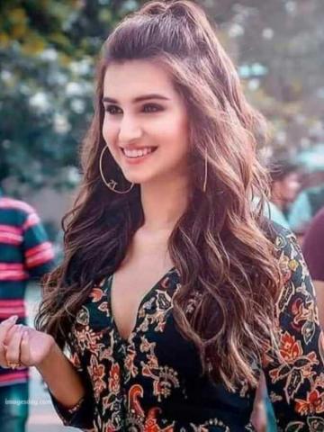 Best Tara Sutaria Image HD Wallpaper Day
