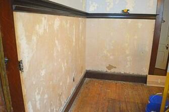 Wallpaper On Old Plaster Walls Steamer Peeling Paint And