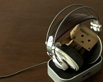 Danbo Headphones HD Wallpaper S