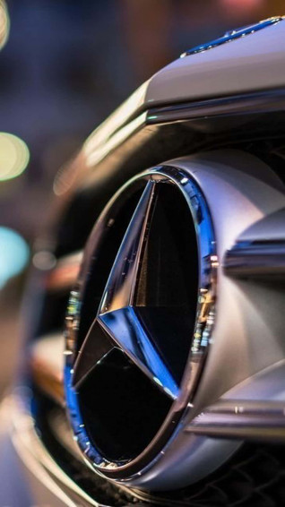 Elegant And Luxurious The iPhone X Mercedes Collaboration Wallpaper
