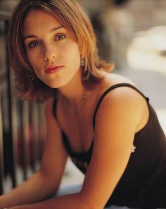 Amy Jo Johnson Image Gallery Pictures Exploration Nice