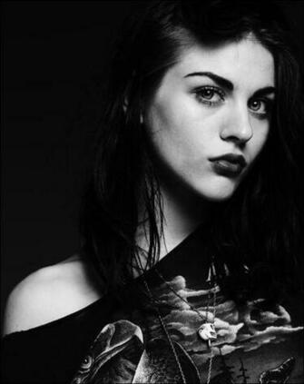 Frances Bean Cobain Image Wallpaper And