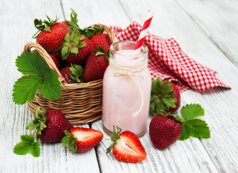 Delicious Milk Delight Wallpaper